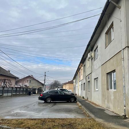 Salt Mine Retreat - Free Parking Apartment Turda Bagian luar foto