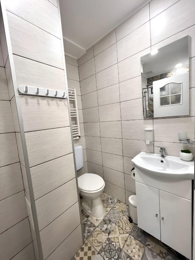 Salt Mine Retreat - Free Parking Apartment Turda Bagian luar foto